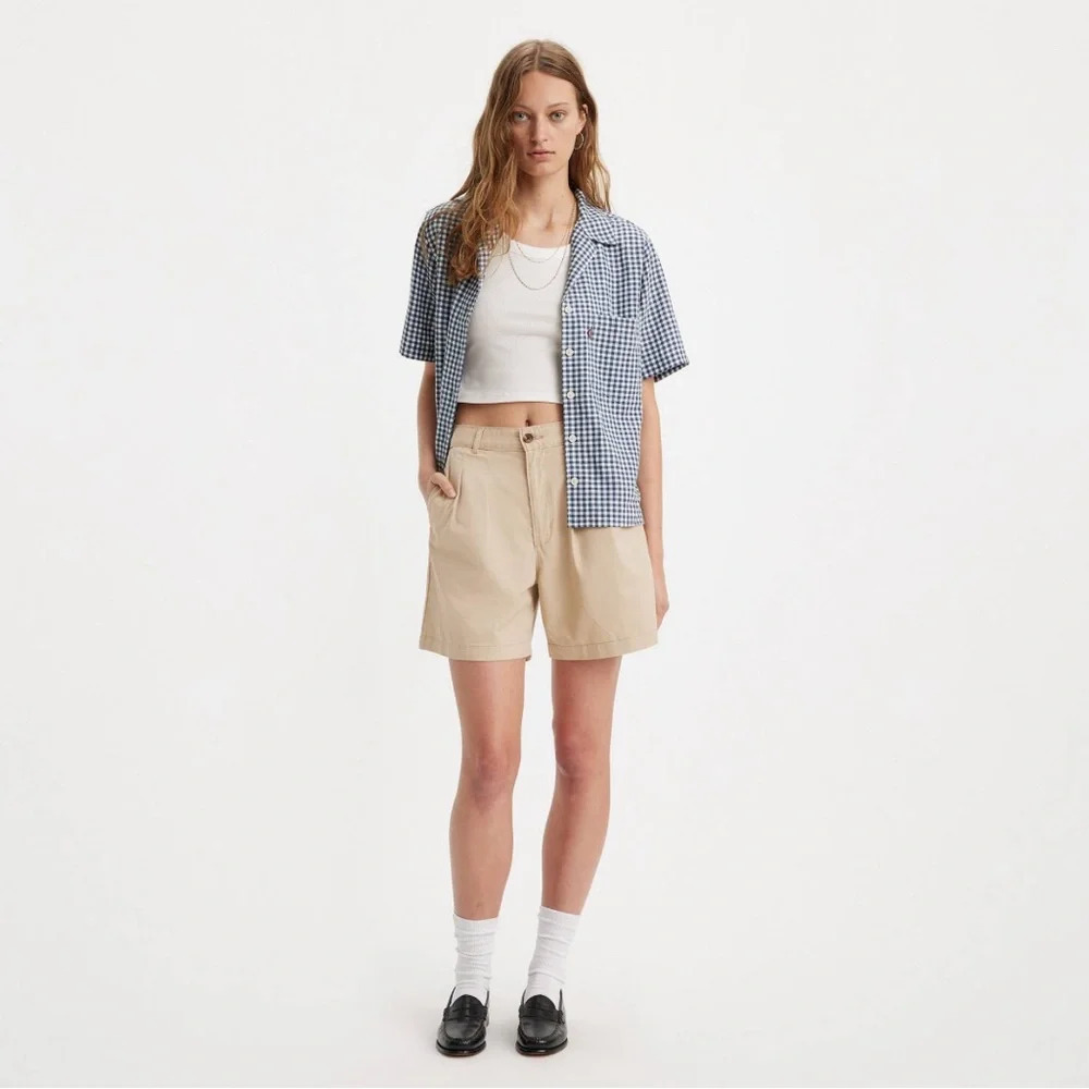LEVI’S Sz 26 Trouser Shorts Pleated Front Slight Stretch Pockets NEW W/ TAGS
